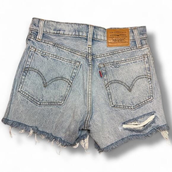 Levi's Wedgie Premium Light Wash Blue Distressed Jean Shorts Size 25 - Picture 3 of 3